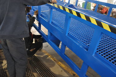 0.6m Mechanical Hydraulic Mobile Dock Ramp with Outriggers , 6000Kg